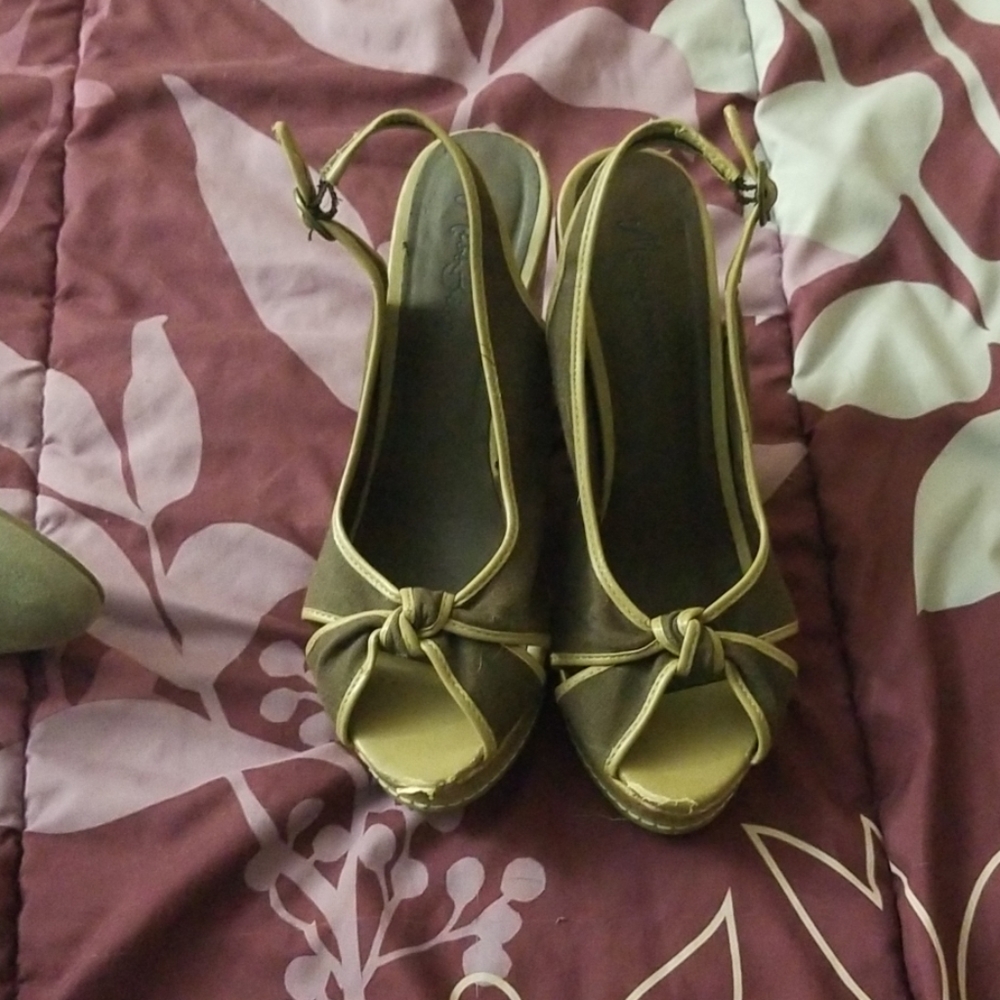 Dress shoes